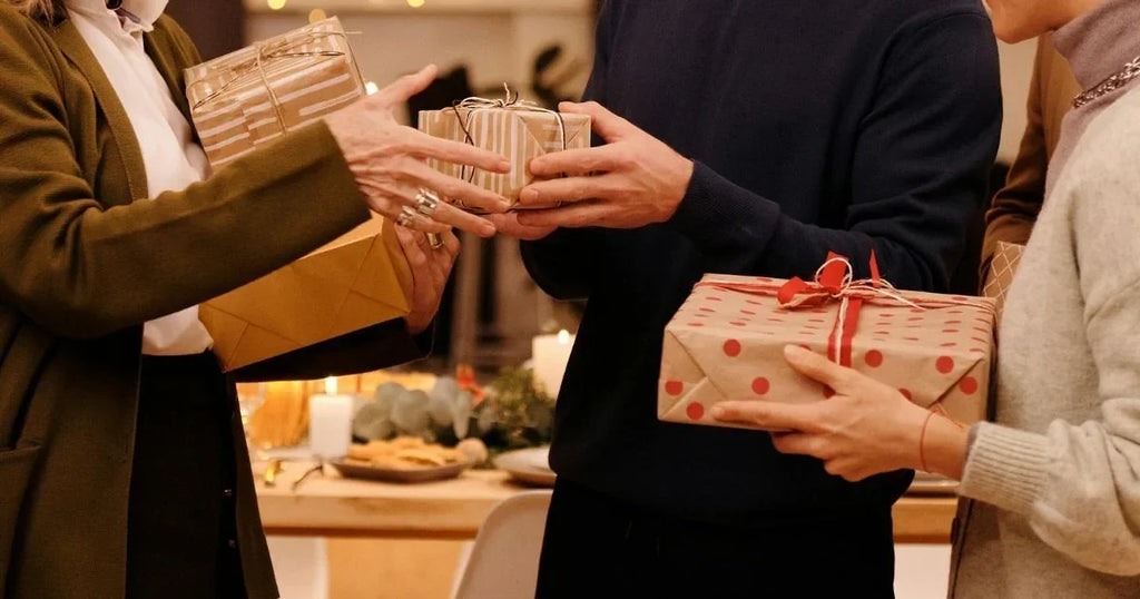 Christmas Gift Hampers for Employees: How to Build One in Singapore